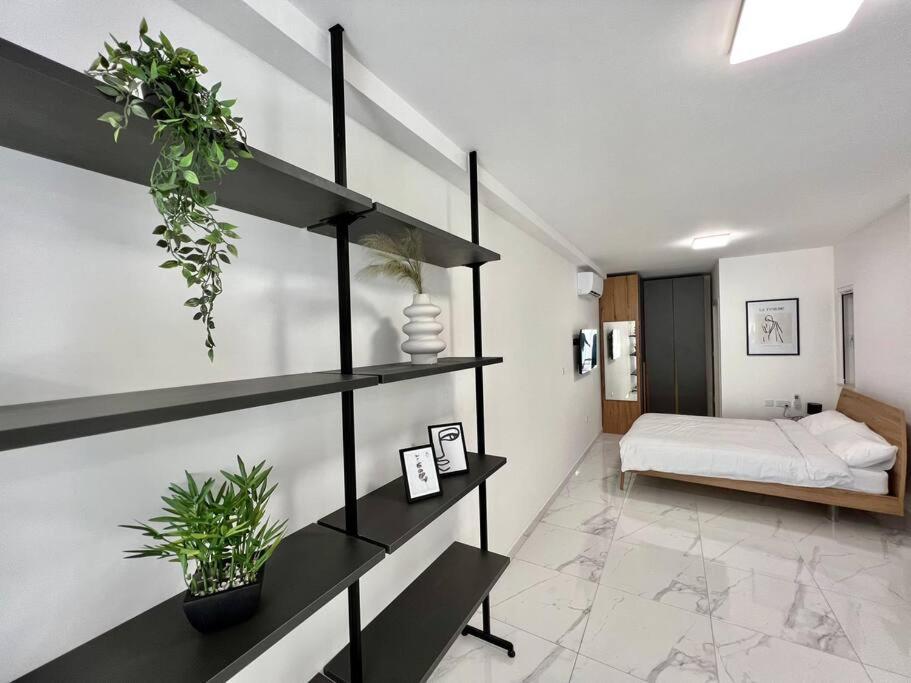 Luxurious Apartment Next To The Sea Gzira Exterior photo